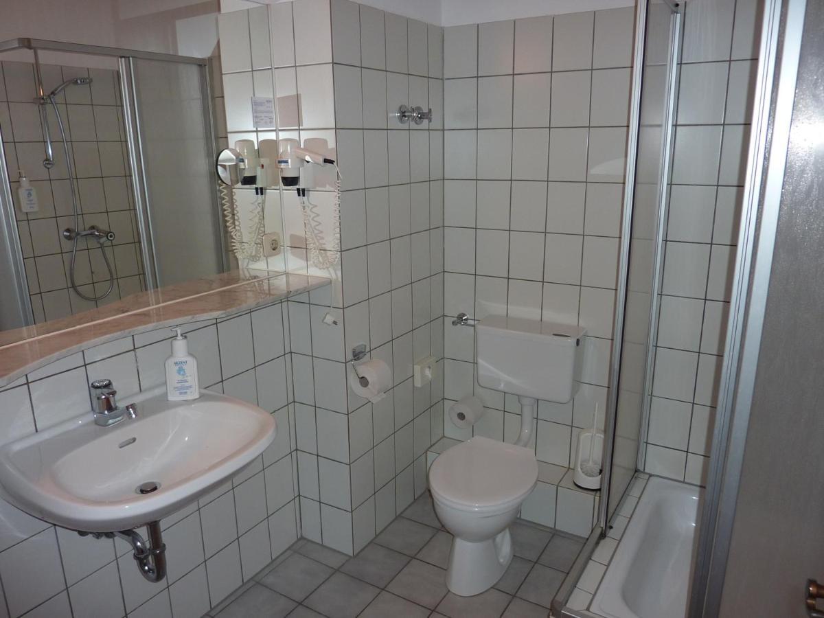 Akzent Hotel Zur Wasserburg - Hotel Garni Bed & Breakfast Harpstedt Exterior photo