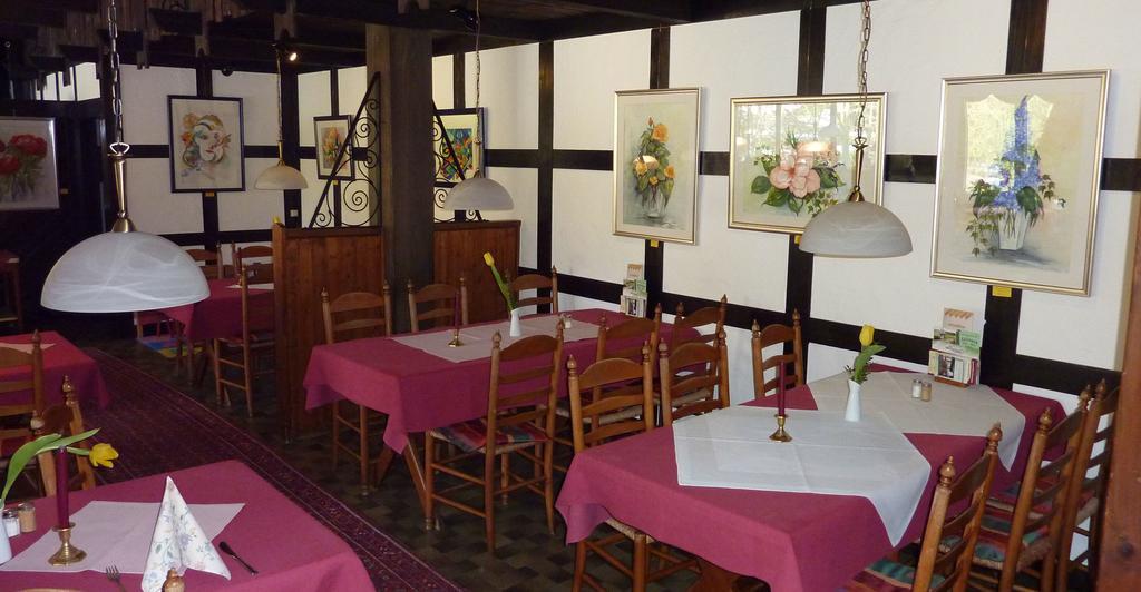 Akzent Hotel Zur Wasserburg - Hotel Garni Bed & Breakfast Harpstedt Exterior photo