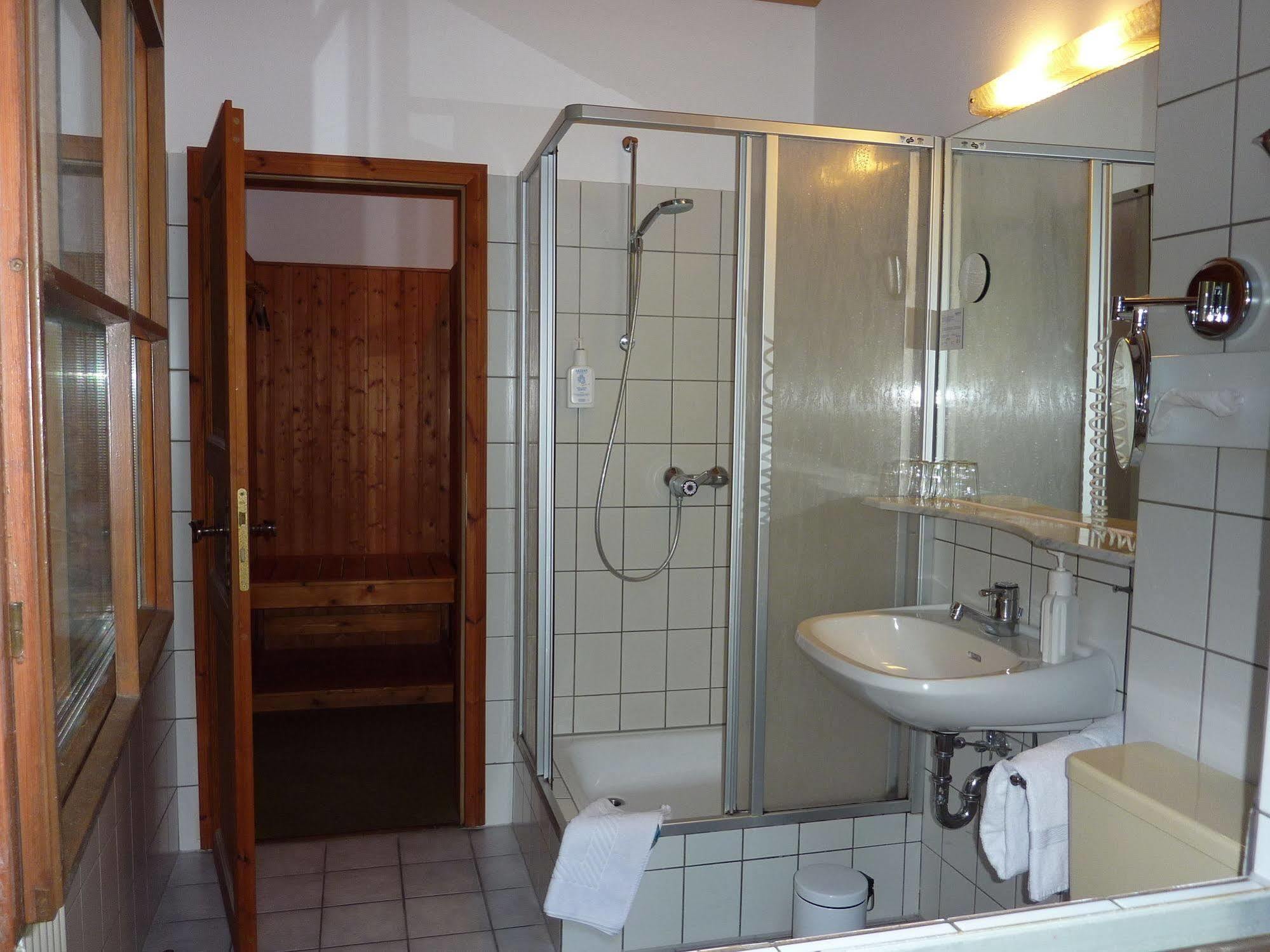 Akzent Hotel Zur Wasserburg - Hotel Garni Bed & Breakfast Harpstedt Exterior photo