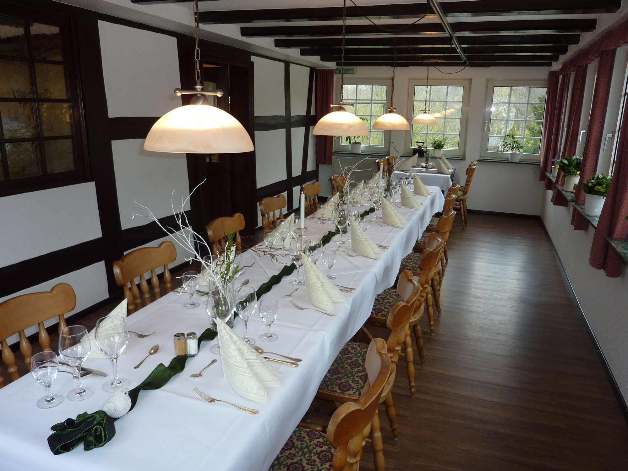 Akzent Hotel Zur Wasserburg - Hotel Garni Bed & Breakfast Harpstedt Exterior photo