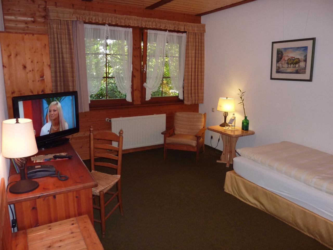 Akzent Hotel Zur Wasserburg - Hotel Garni Bed & Breakfast Harpstedt Exterior photo